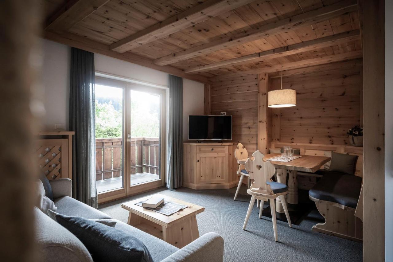 Two-Bedroom Apartment,1264453996:JPEG